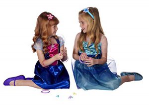 The Disney Frozen Dress Up Trunk Review - on www.kidslovedressup.com - Is this dress up set worth buying? Disney dress up set, princess sets, dress up clothes frozen, princess gowns set, princess dress up trunk