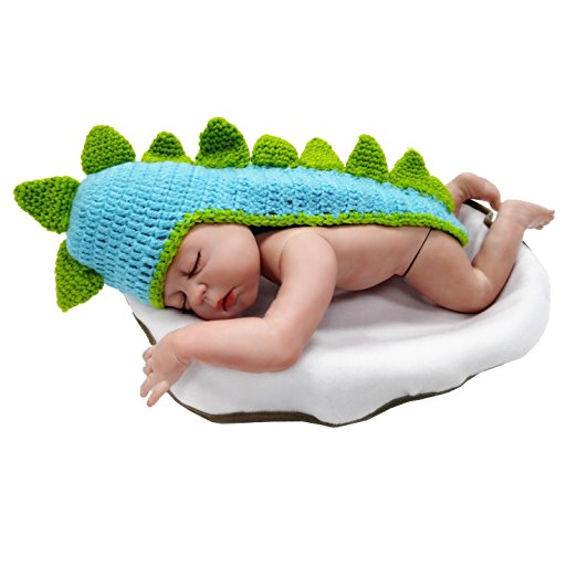 Baby Costume Hats: This Baby Dinosaur Hat is perfect for an infant photo shoot!