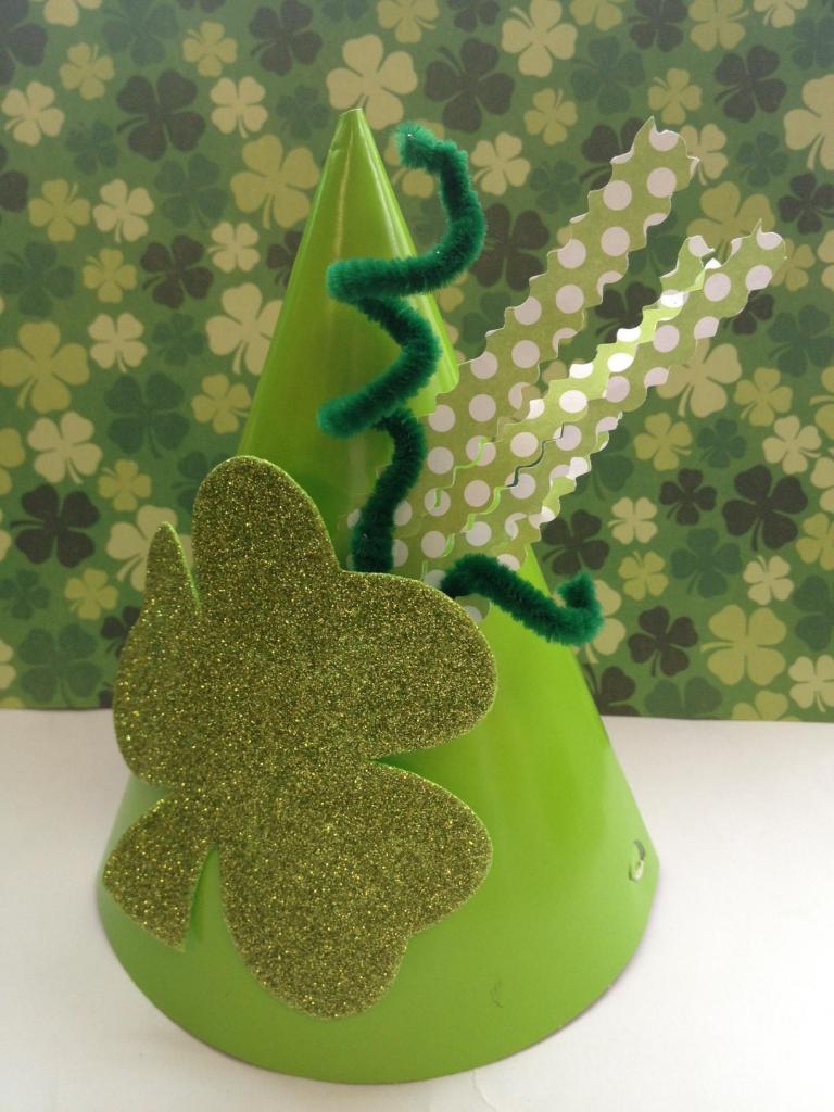 Leprechaun Party Hats! Easy DIY St. Patrick's Day costume ideas for kids